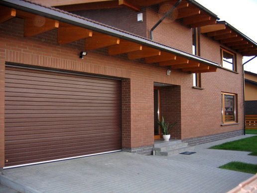 RIEVOTI garāžu vārti