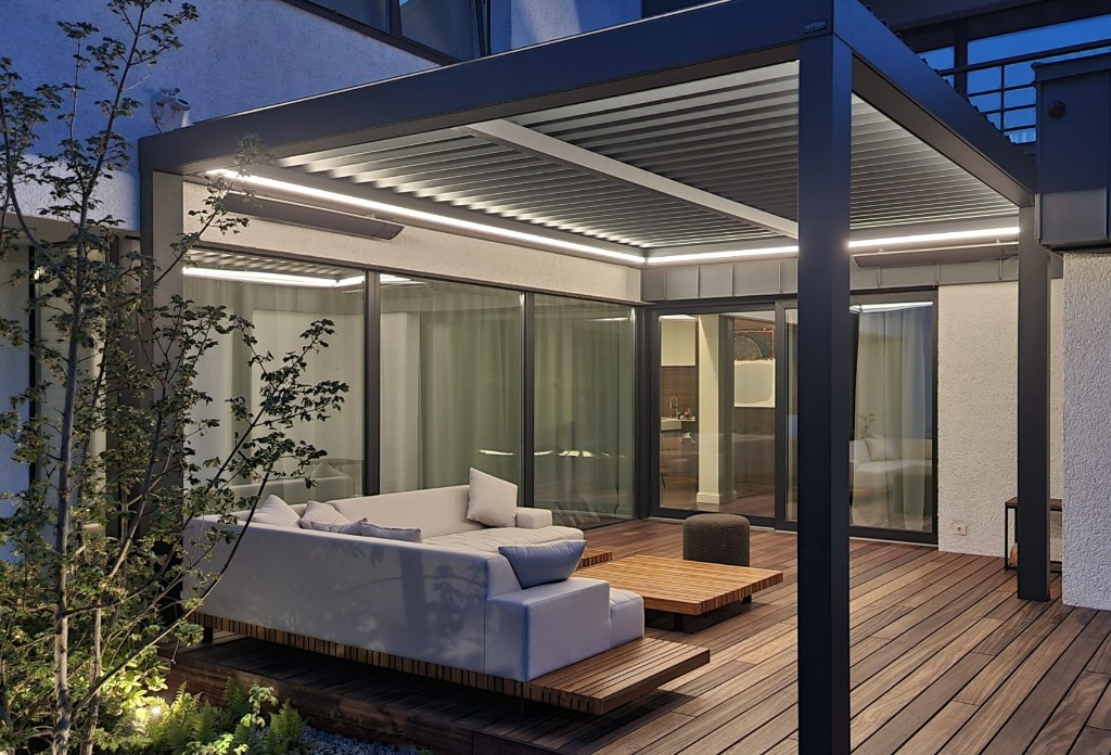 LEVANTE pergola vakara apgaismojumā