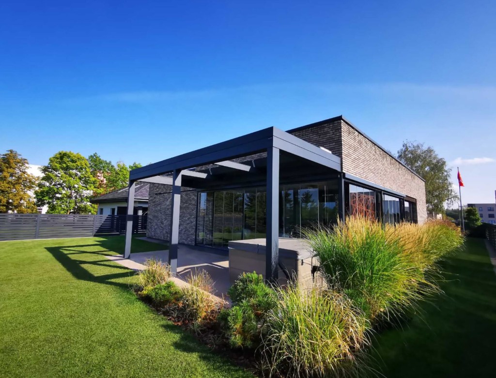 VERANO pergola pie mājas ar spa